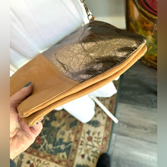 Schuler and Sons Leather Chain Strap Crossbody Bag - Picture 4 of 10